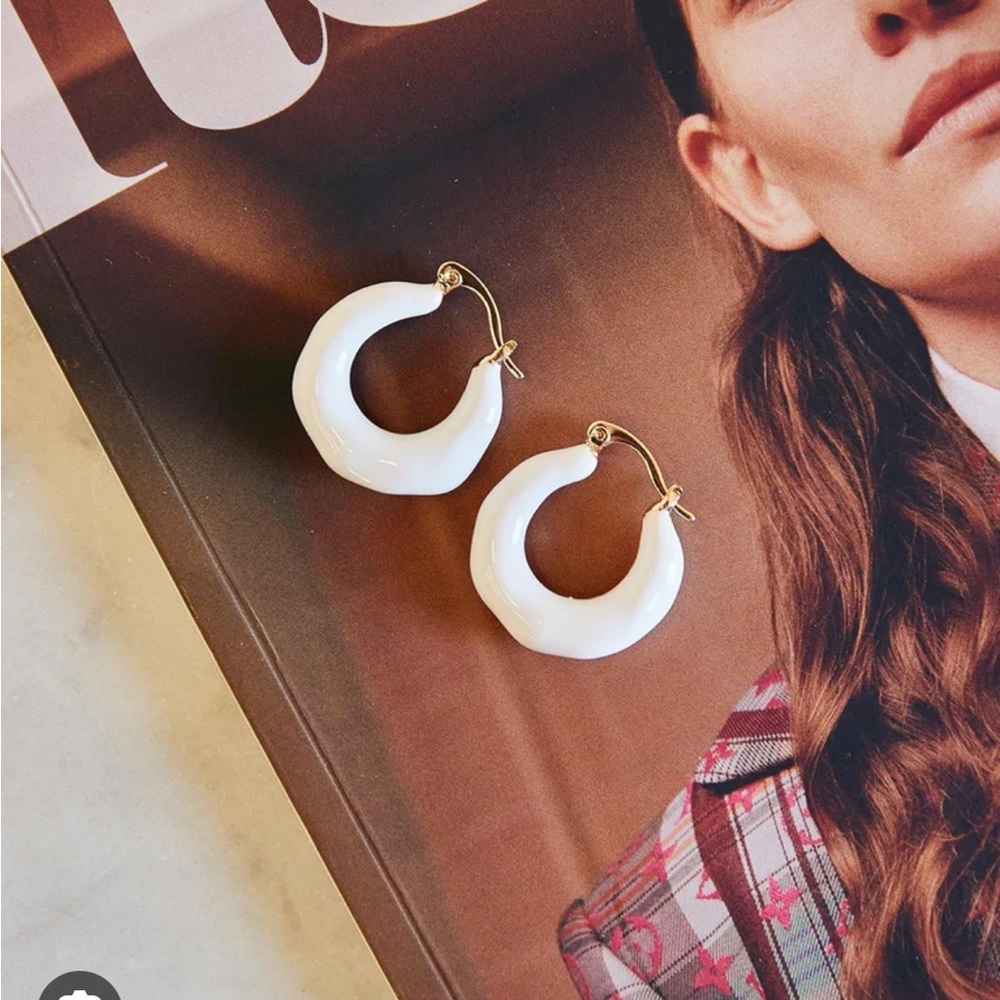 Princess Polly White Mallow Earrings